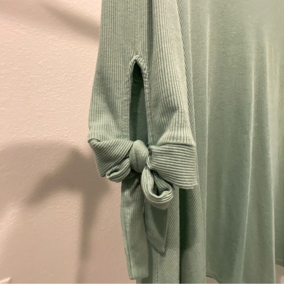 Green ribbed top size M - Picture 3 of 5